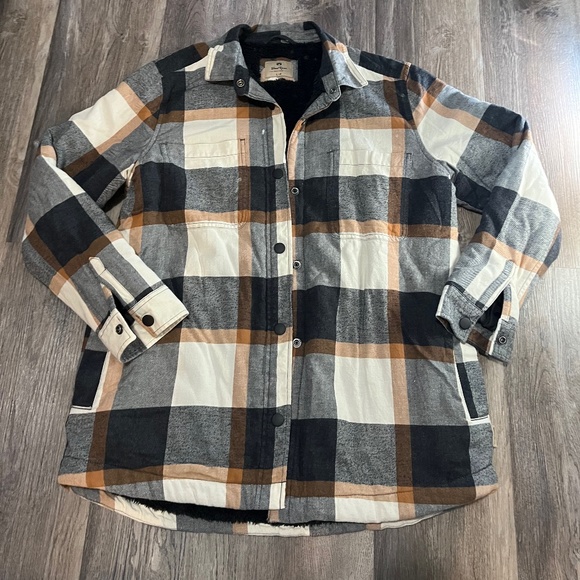 Gorgeous fur lined shacket size large - Picture 1 of 6